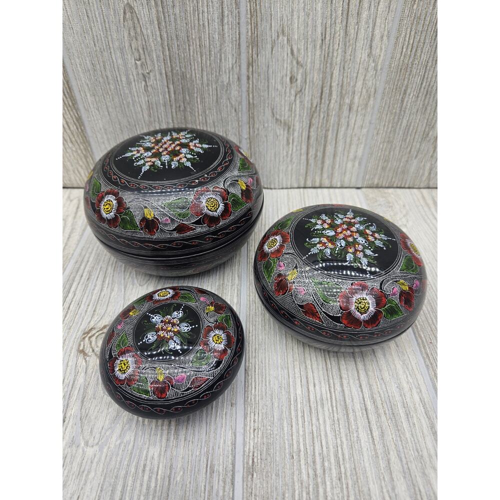 Set of 3 Vintage Hand-Painted Lacquer Nesting Trinket Jewelry‎ Boxes with Floral